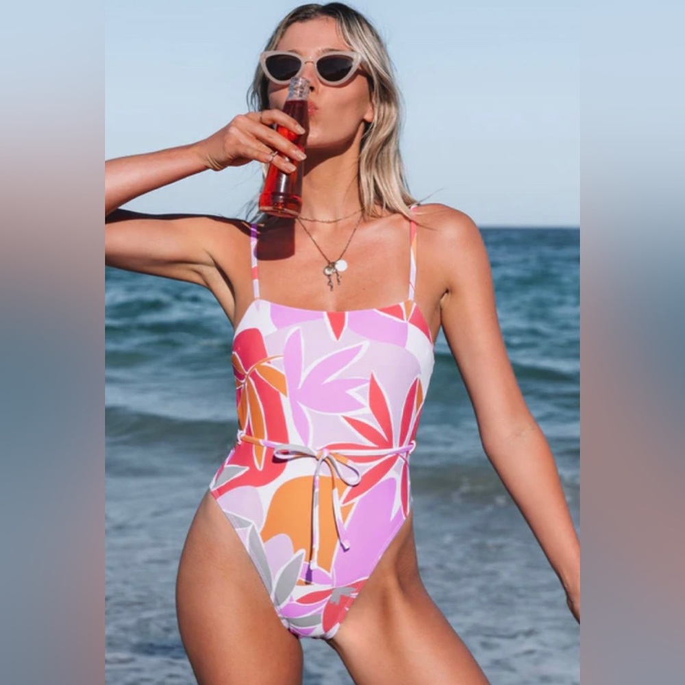 Cupshe Asia Floral Backless One Piece Swimsuit - size M